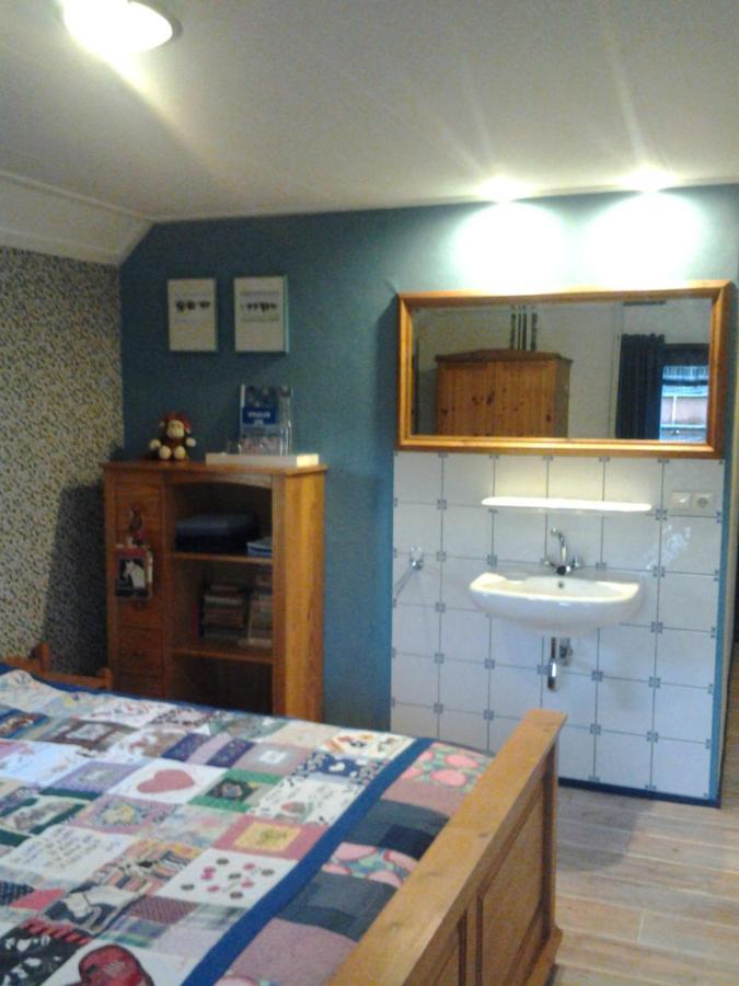 Bed & Breakfast “ Gastvrij Onthaal “ Een-West Eksteriør billede